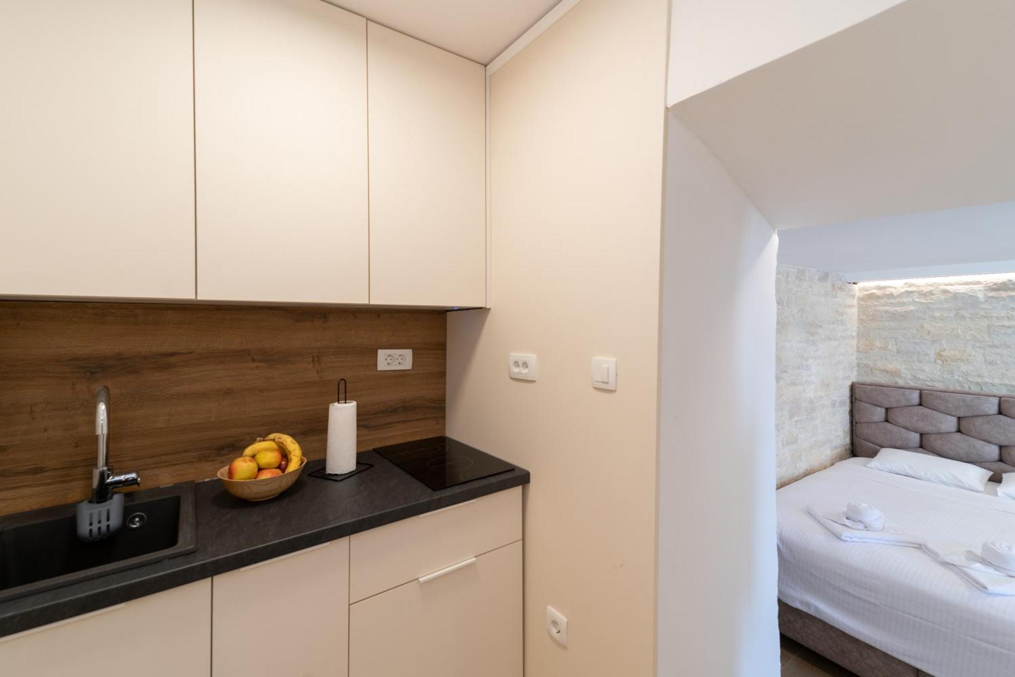 אומאג Christian Studio Apartments מראה חיצוני תמונה