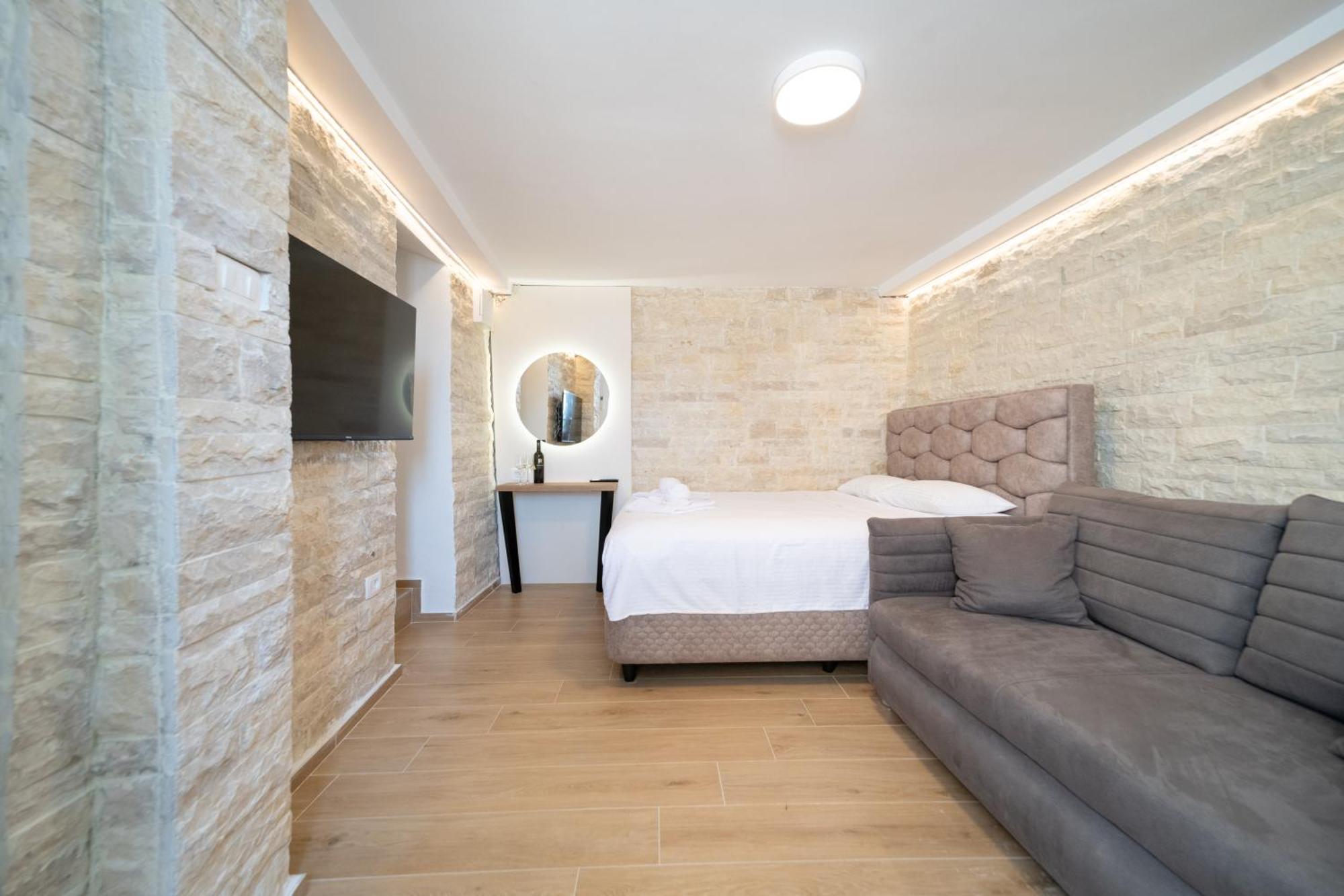 אומאג Christian Studio Apartments מראה חיצוני תמונה